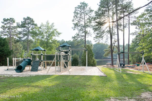 $885,000 | 26 Strathaven Drive, Pinehurst, NC 28374