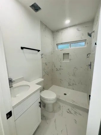 $1,550 | 1235 West Gray Street, Unit 1, Houston, TX 77019