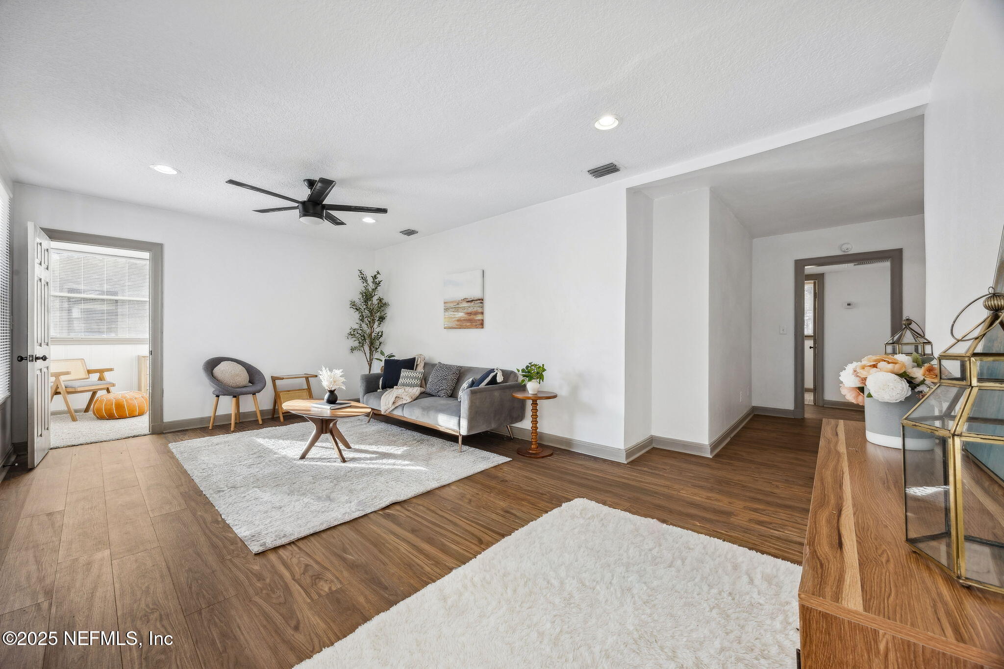 4615 Woolman Avenue Jacksonville, FL 32205 - Photo 9 of 34 a living room with furniture