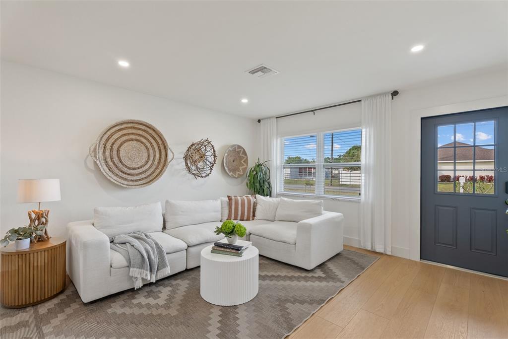 3870 Sterling Road Venice, FL 34293 - Photo 13 of 44 Gallery Image 13