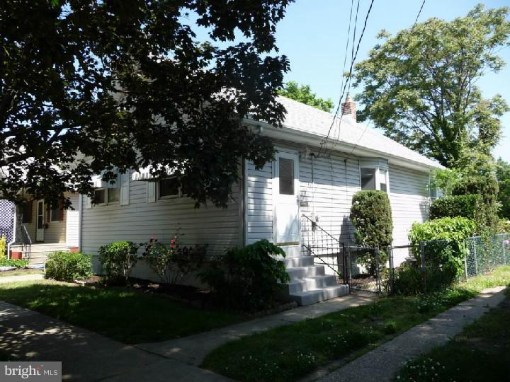 208 Paine Street Riverside, NJ 08075 - Photo 1 of 2 Exterior Front