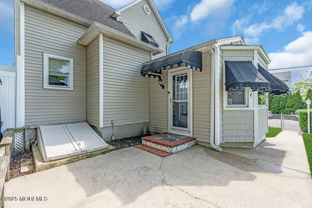 a view of a car door of the house