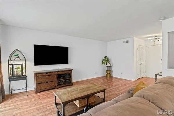 $165,000 | 13453 Coliseum Drive, Unit F, Chesterfield, MO 63017