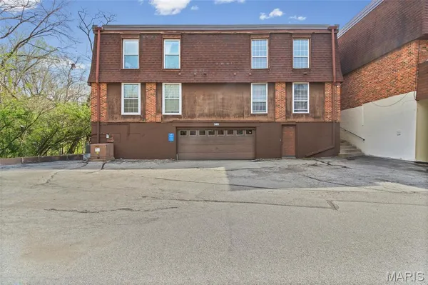 $165,000 | 13453 Coliseum Drive, Unit F, Chesterfield, MO 63017