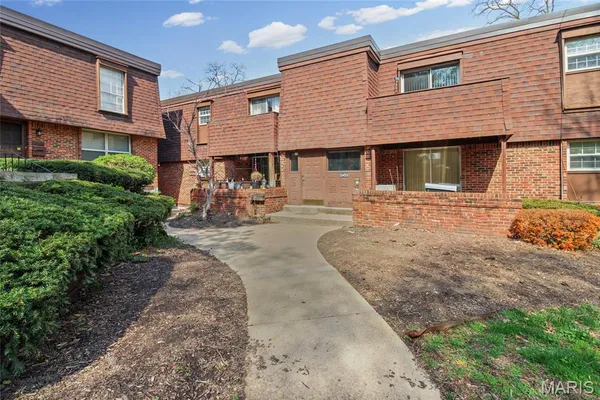 $165,000 | 13453 Coliseum Drive, Unit F, Chesterfield, MO 63017