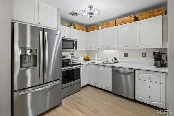 $165,000 | 13453 Coliseum Drive, Unit F, Chesterfield, MO 63017