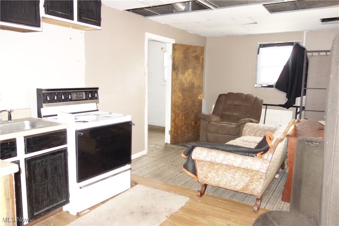 6090 Manchester Road Akron, OH 44319 - Photo 8 of 35 1 Bedroom, 1 Bath Unit w/ Liv. Rm-Kitchen Combo @ Road front