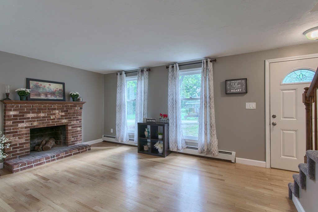 33 Streeter Road Hubbardston, MA 01452 - Photo 5 of 30 Gallery Image 5