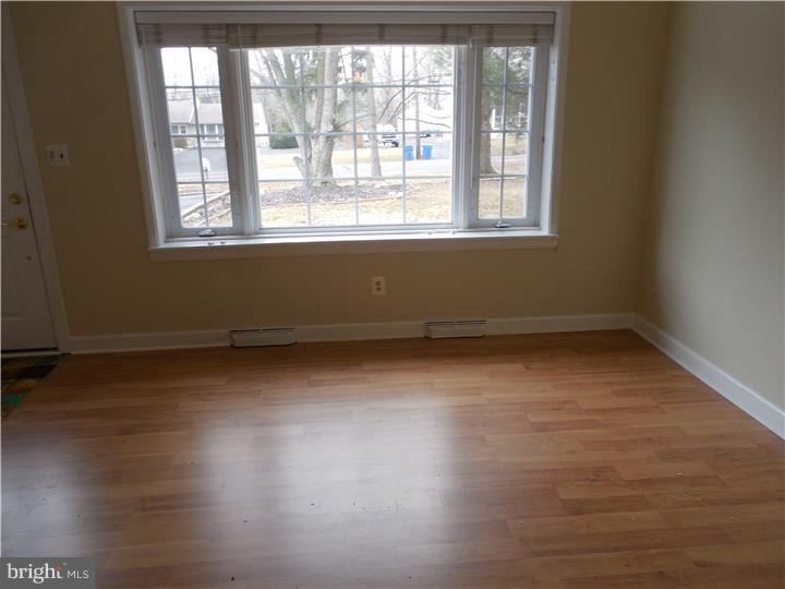 2289 Street Road Warrington, PA 18976 - Photo 4 of 25 Gallery Image 4