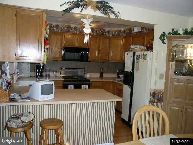 140 Greenleaf Road, Unit 414 York, PA 17406 - Photo 6 of 8 Gallery Image 6