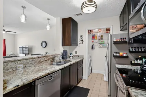 $249,000 | 1074 Peachtree Walk Northeast, Unit B323, Atlanta, GA 30309