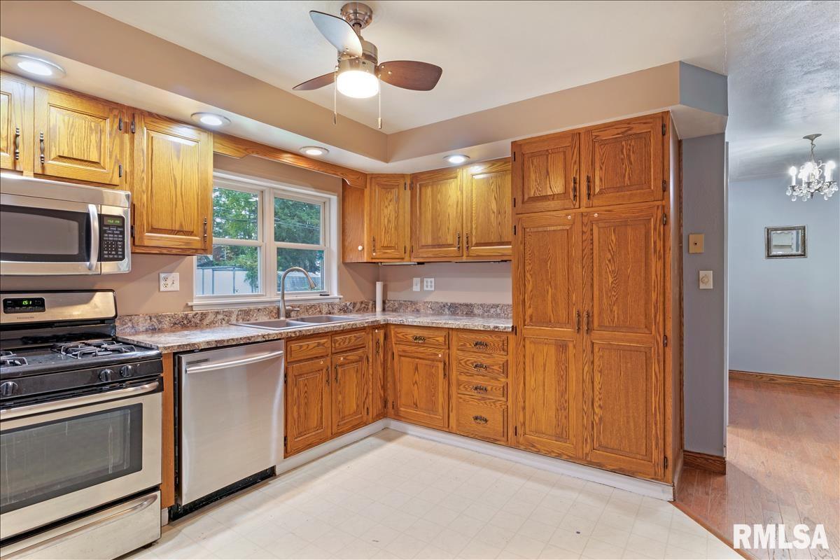 3348 South Spring Street Springfield, IL 62703 - Photo 11 of 21