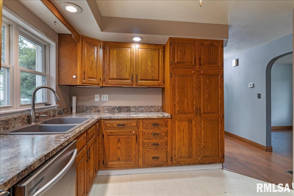 3348 South Spring Street Springfield, IL 62703 - Photo 12 of 21
