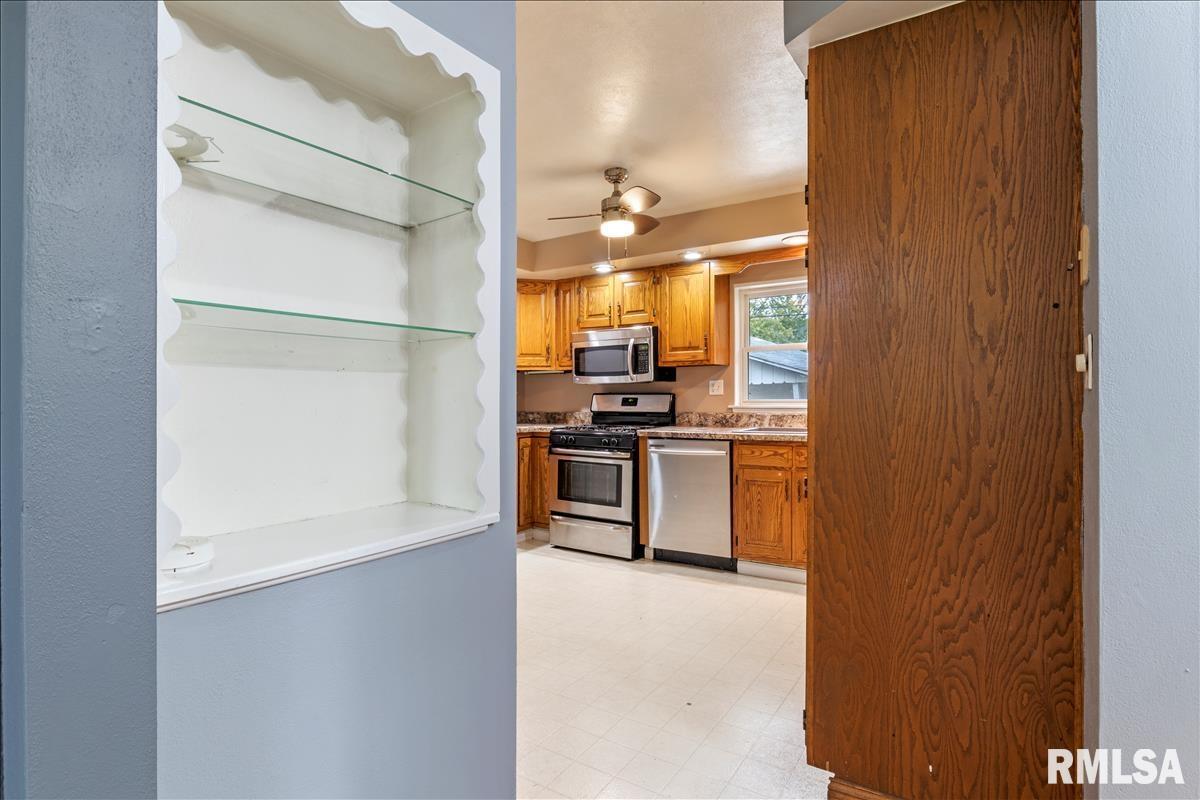 3348 South Spring Street Springfield, IL 62703 - Photo 8 of 21