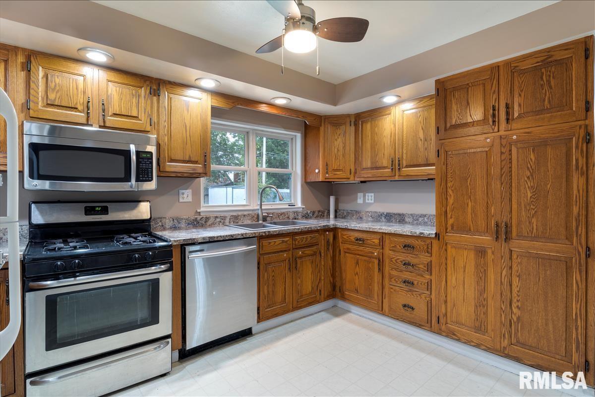 3348 South Spring Street Springfield, IL 62703 - Photo 10 of 21
