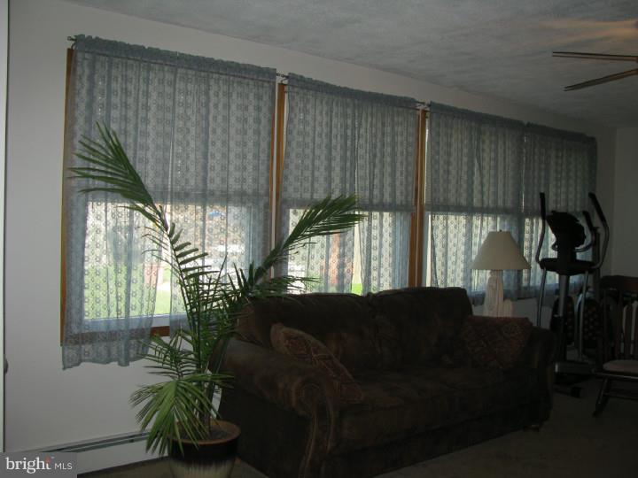 118 Rita Road New Castle, DE 19720 - Photo 12 of 24 Family Room
