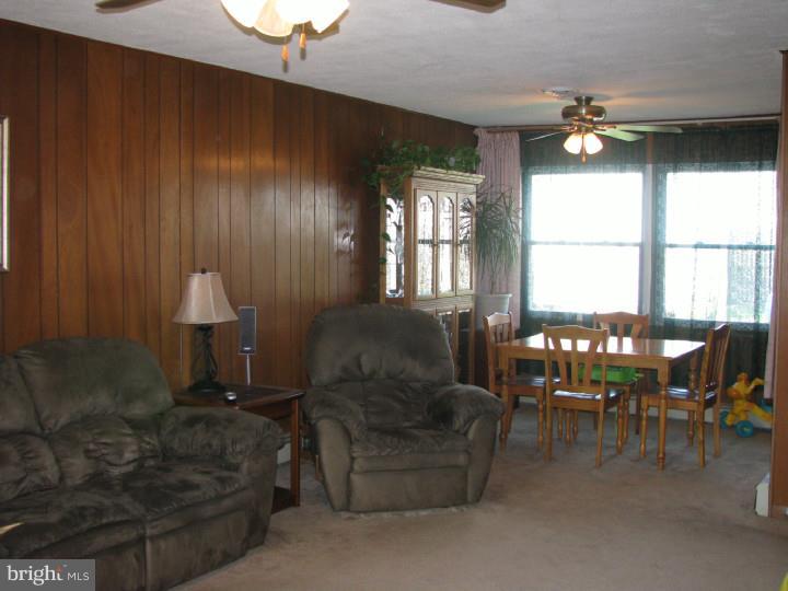 118 Rita Road New Castle, DE 19720 - Photo 4 of 24 Living Room