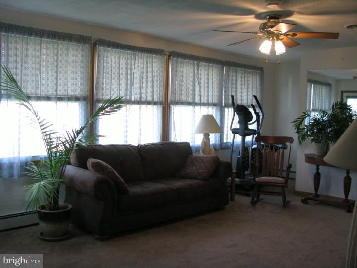 118 Rita Road New Castle, DE 19720 - Photo 9 of 24 Family Room