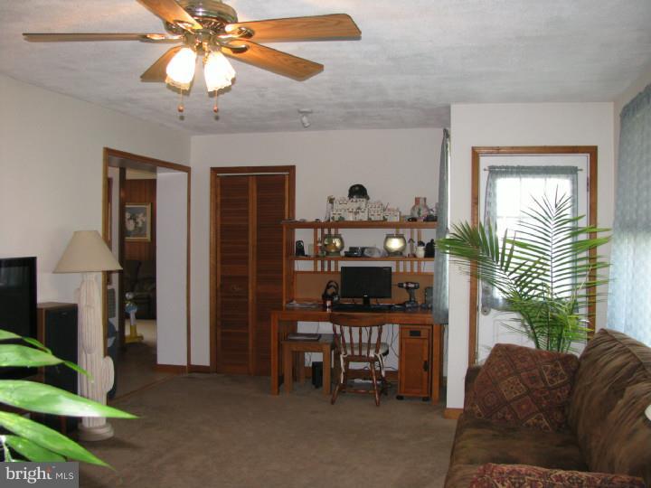 118 Rita Road New Castle, DE 19720 - Photo 10 of 24 Family Room