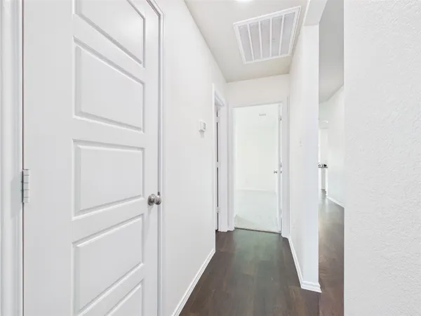 $2,300 | 2002 Brisa Lane, Mont Belvieu, TX 77523