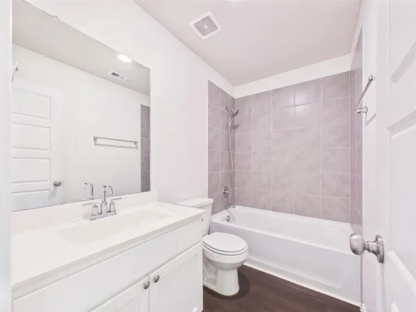 $2,300 | 2002 Brisa Lane, Mont Belvieu, TX 77523