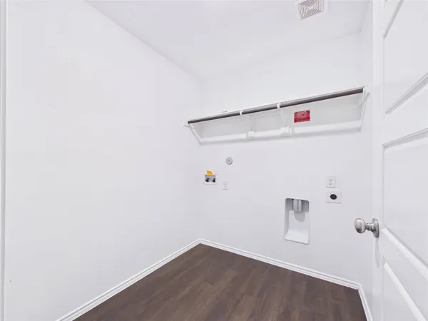 $2,300 | 2002 Brisa Lane, Mont Belvieu, TX 77523