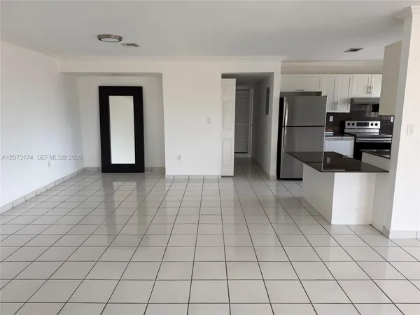 $3,250 | 37 Majorca Avenue, Unit 402, Coral Gables, FL 33134