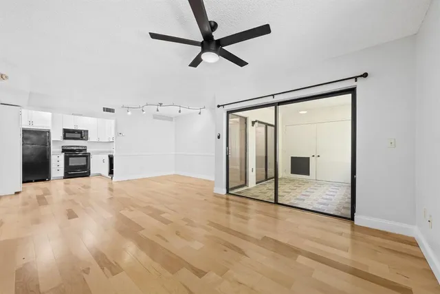 $2,350 | 9821 Northwest 3rd Street, Unit 9821, Plantation, FL 33324