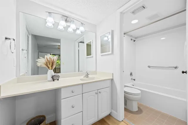 $2,350 | 9821 Northwest 3rd Street, Unit 9821, Plantation, FL 33324