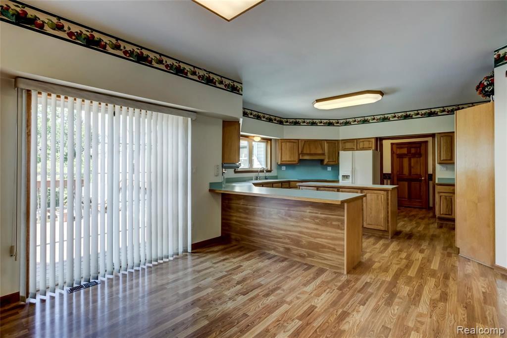 545 West Newburg Road Carleton, MI 48117 - Photo 8 of 47