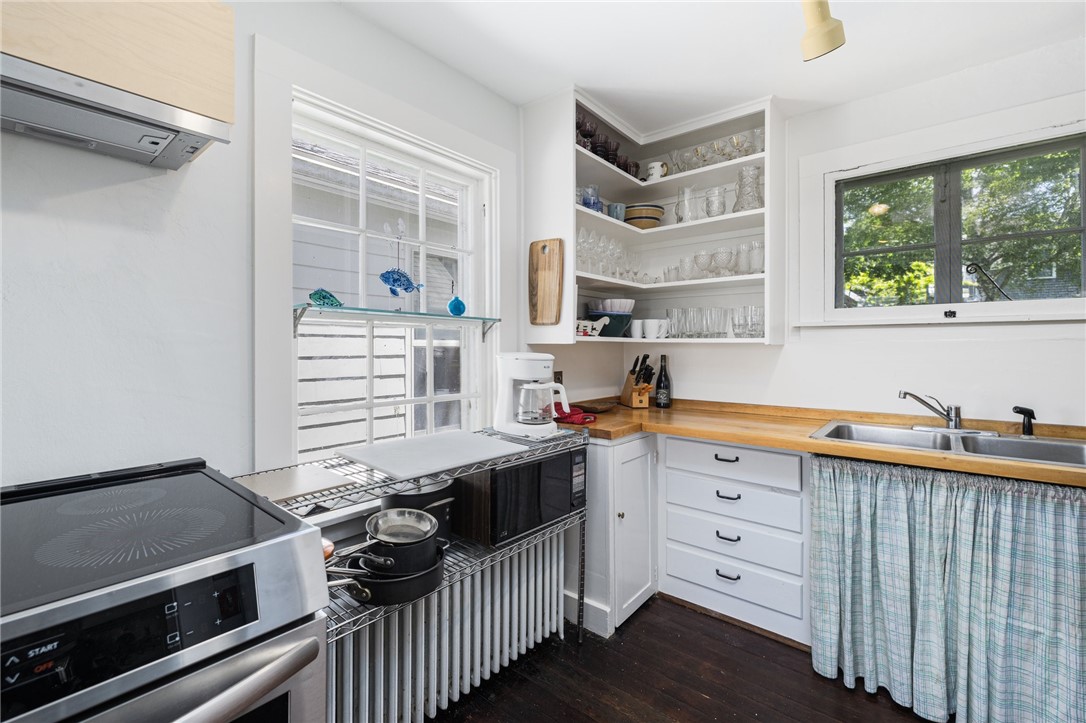 10 Casey Court Newport, RI 02840 - Photo 11 of 38