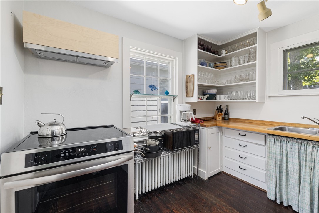 10 Casey Court Newport, RI 02840 - Photo 12 of 38