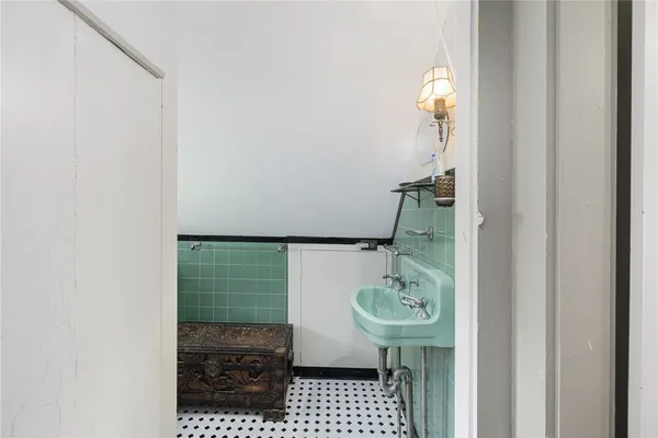 $25,000 | 10 Casey Court, Newport, RI 02840