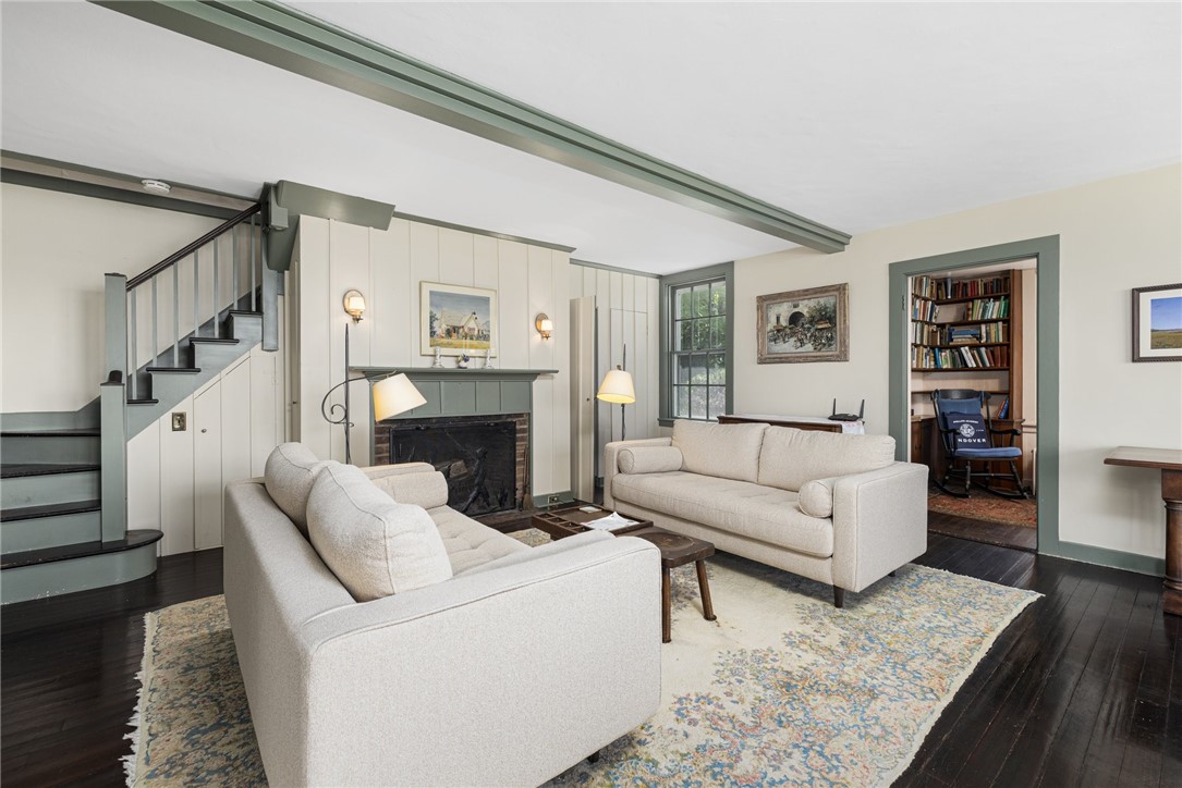 10 Casey Court Newport, RI 02840 - Photo 3 of 38