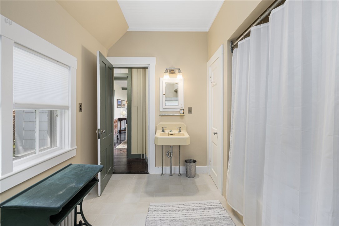 10 Casey Court Newport, RI 02840 - Photo 10 of 38