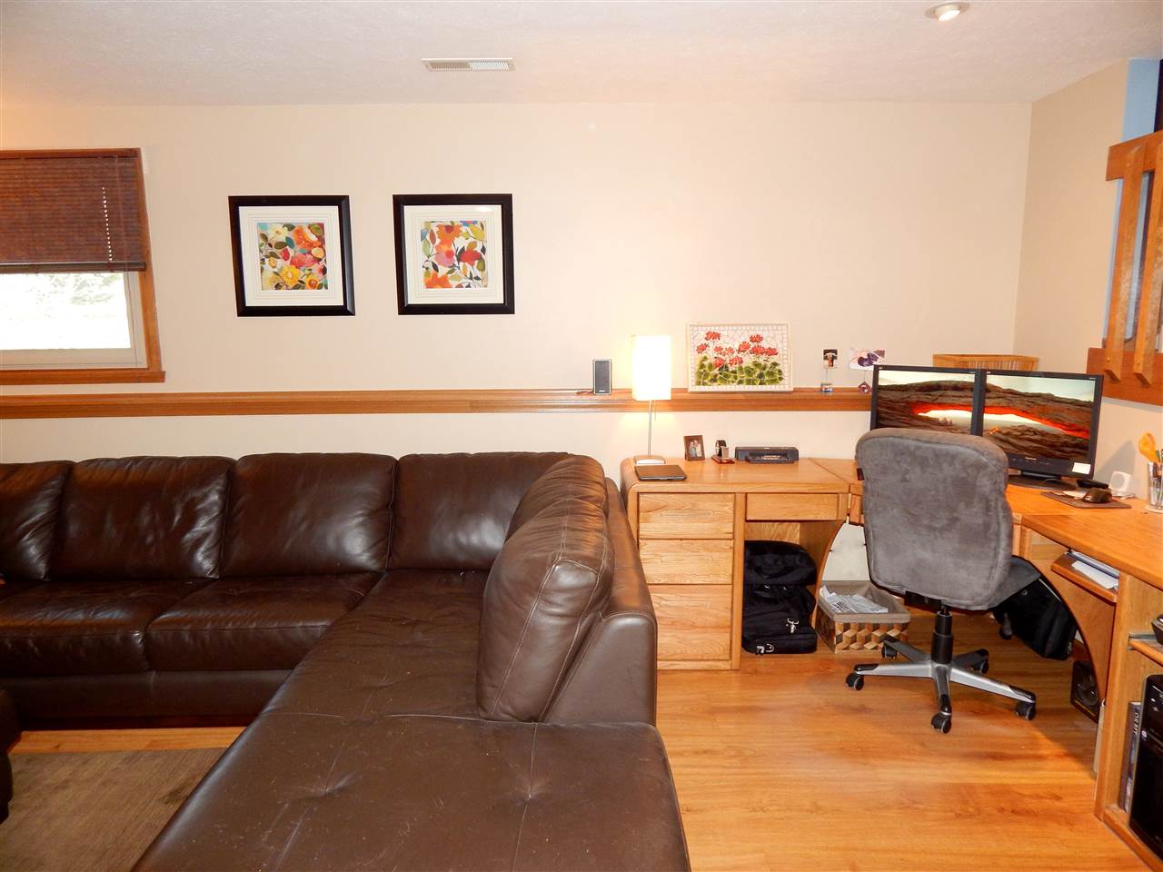 4456 Montclair Road Roscoe, IL 61073 - Photo 12 of 25 a living room with furniture