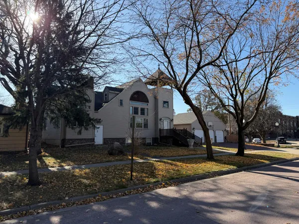 $465,000 | 227 West 5th Street, Mankato, MN 56001