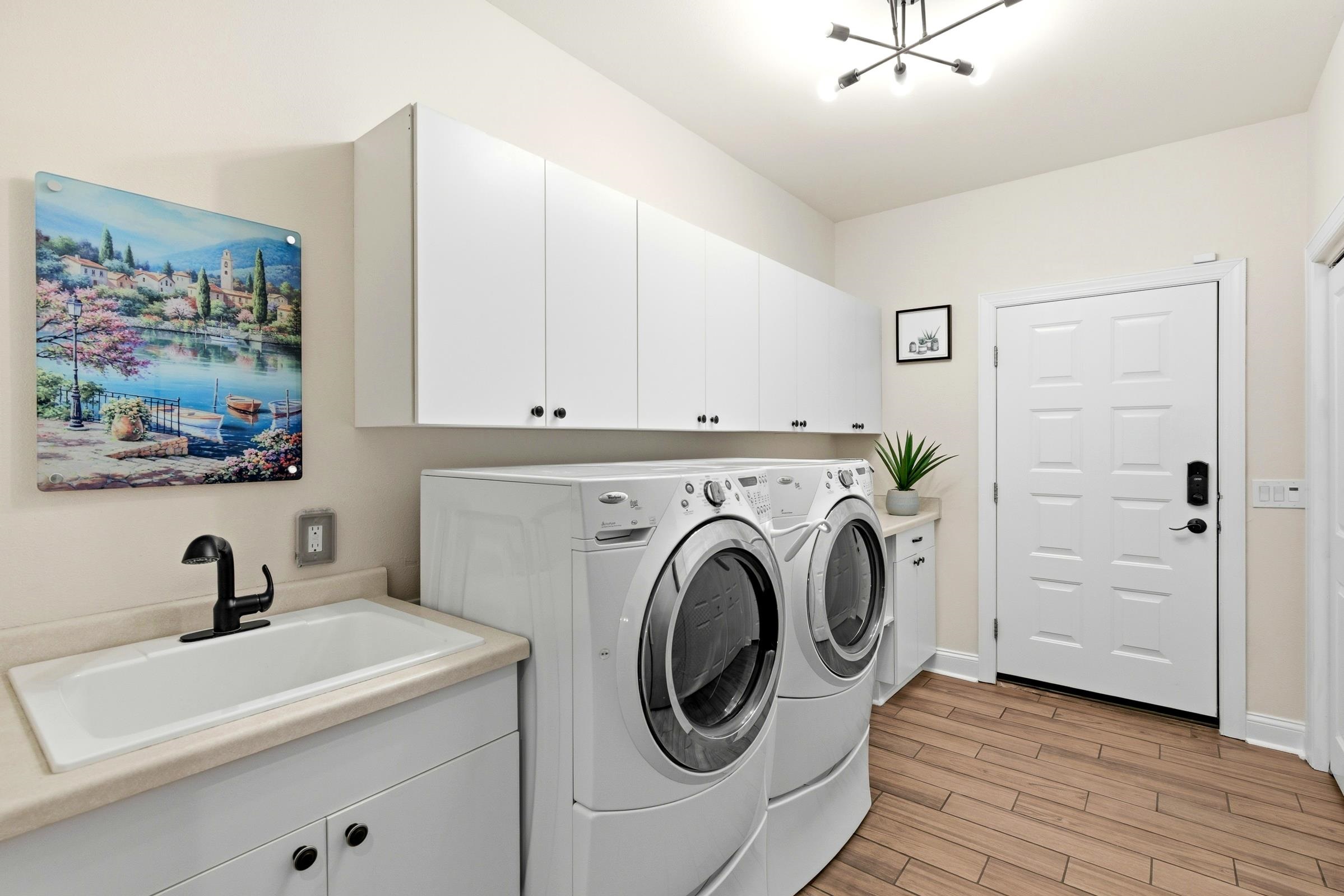 901 Winding Way Middleton, WI 53562 - Photo 21 of 46