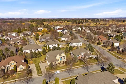 $975,000 | 901 Winding Way, Middleton, WI 53562