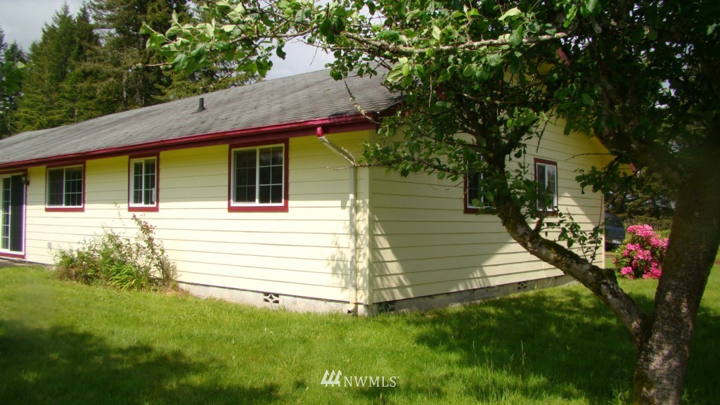 219 Cloquallum Road Elma, WA 98541 - Photo 4 of 25 Gallery Image 4