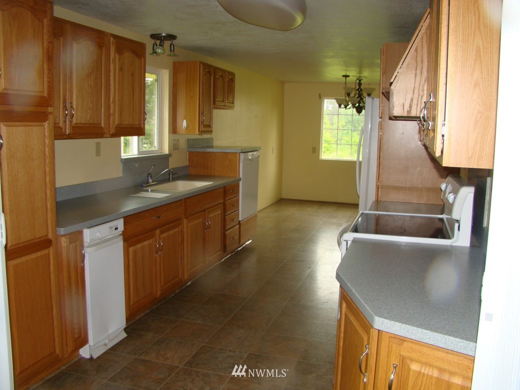 219 Cloquallum Road Elma, WA 98541 - Photo 10 of 25 Gallery Image 10