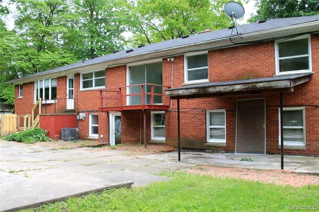 23920 Berg Road Southfield, MI 48033 - Photo 26 of 30 Berg Rear Walkout.JPG