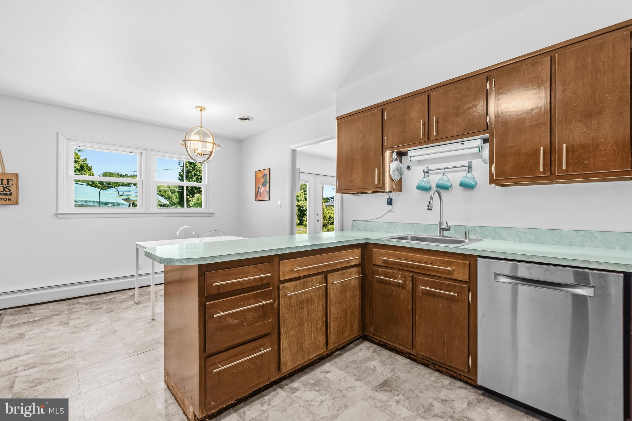 6831 Ridge Road Sykesville, MD 21784 - Photo 14 of 30