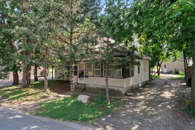 $247,500 | 720 Bluff Avenue East, Shakopee, MN 55379