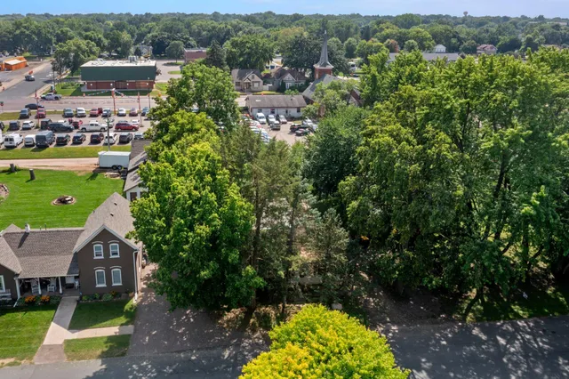 $247,500 | 720 Bluff Avenue East, Shakopee, MN 55379