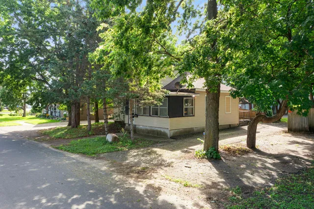 $247,500 | 720 Bluff Avenue East, Shakopee, MN 55379