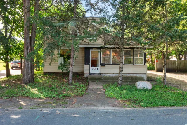 $247,500 | 720 Bluff Avenue East, Shakopee, MN 55379