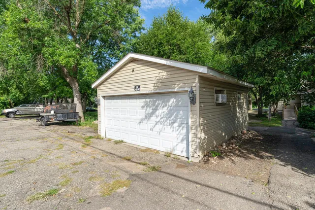 $247,500 | 720 Bluff Avenue East, Shakopee, MN 55379