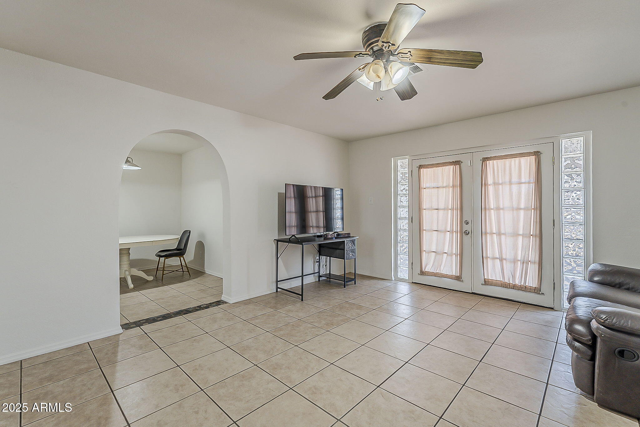 3347 West Roma Avenue Phoenix, AZ 85017 - Photo 13 of 50 12-web-or-mls-roma ave-12