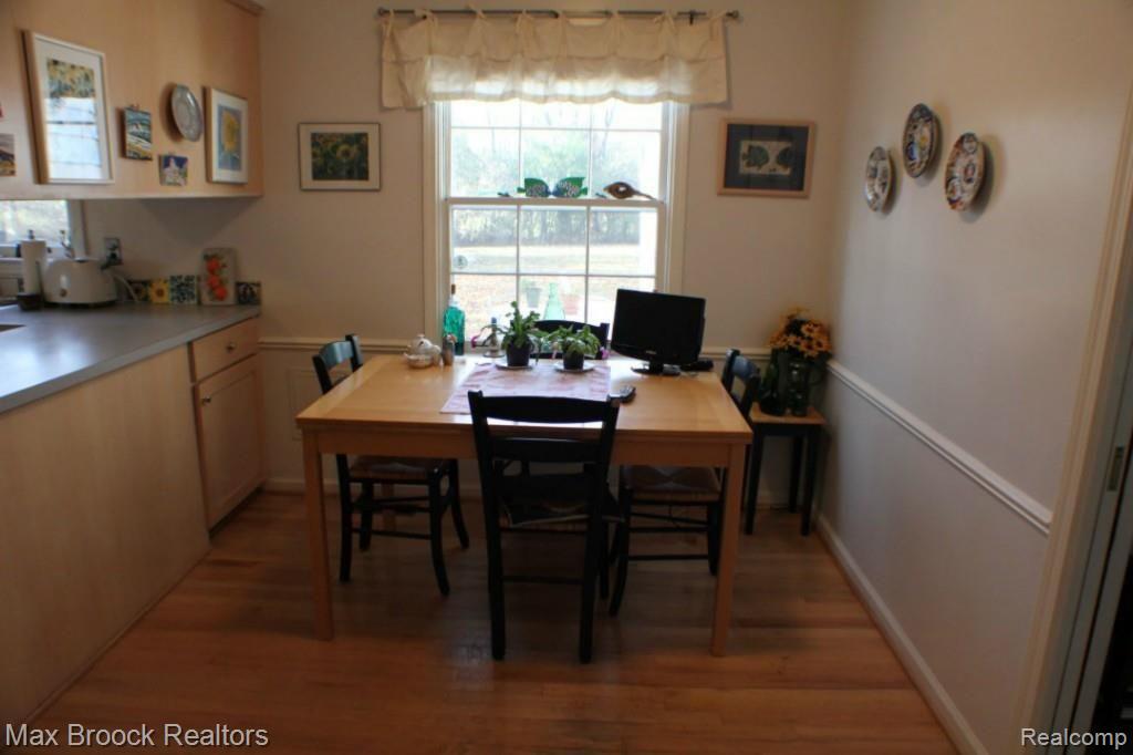 5674 Raven Road Bloomfield Hills, MI 48301 - Photo 4 of 23 Breakfast Nook.jpg
